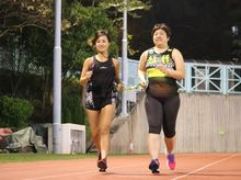 蝦嫂 Stephanie Kwan +陳六妹Eva Chan正為「太平基業猛龍慈善跑2017」籌款 蝦嫂 Stephanie Kwan +陳六妹Eva Chan正為「太平基業猛龍慈善跑2017」籌款